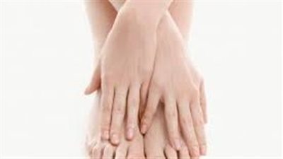 كيف أبيض مفاصل أصابعي: 7 نصائح فعالة