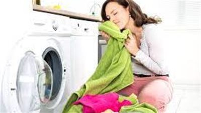 كيف تُنعشين ملابسكِ برائحة عطرة تدوم طويلاً؟