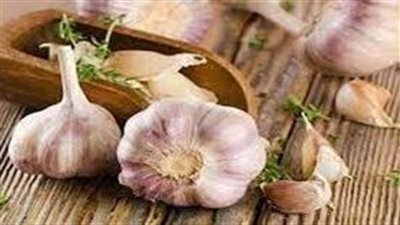 كيف تُكثّف شعرك؟ 5 نصائح ذهبية للحصول على شعر كثيف بالثوم